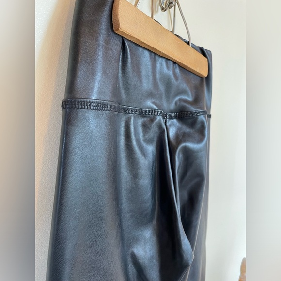 EUC Cloth By Design Buttery Soft Vegan Leather Leggings Black S - Picture 5 of 13